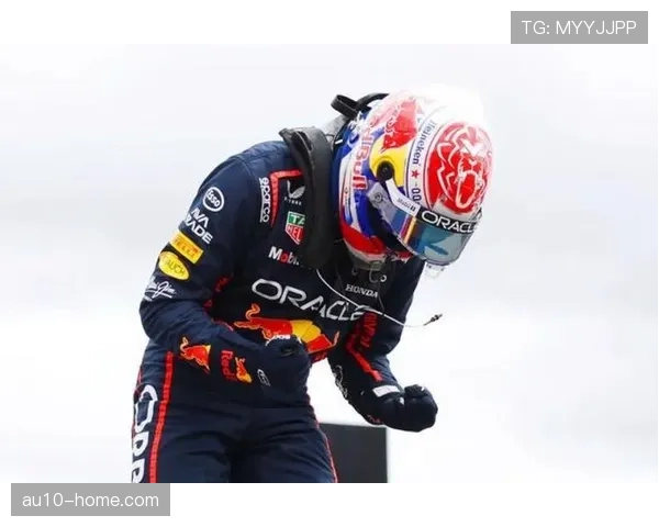 维斯塔潘在14号弯制动优势每圈建立零点三秒领先